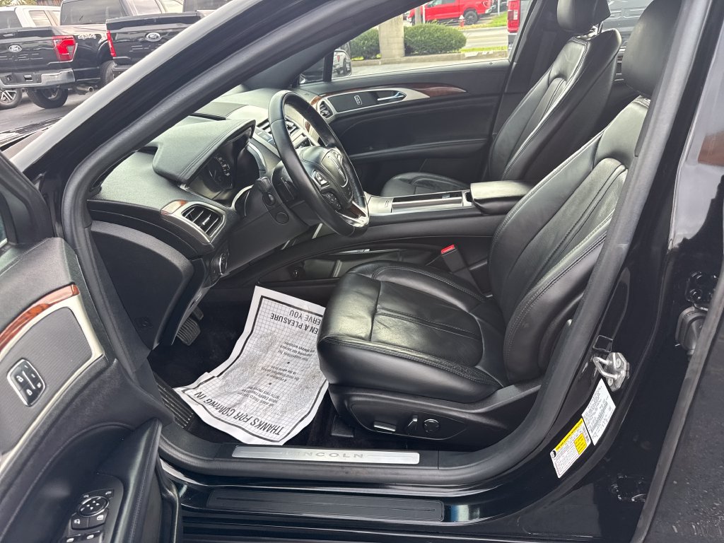 Used 2017 Lincoln MKZ Reserve FWD image 13
