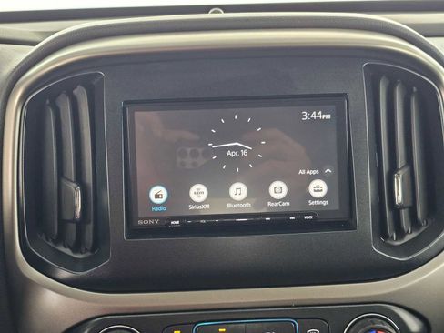 Used 2015 Chevrolet Colorado Z71 AWD/4WD image 25