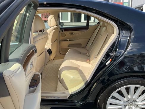 Used 2016 Lexus LS 460 AWD w/ Comfort Package image 25