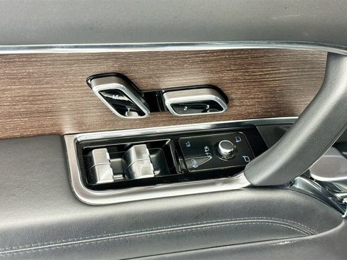 Certified 2023 Land Rover Range Rover Autobiography AWD/4WD image 22