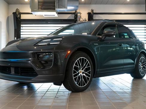New 2026 Porsche Macan 4 Electric AWD/4WD image 1