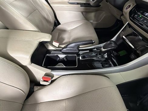Used 2017 Honda Accord EX-L image 35