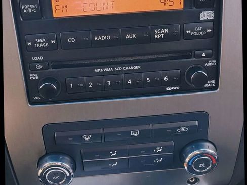 Used 2010 Nissan Titan XE image 26