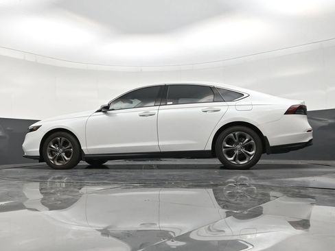 Used 2024 Honda Accord EX image 22
