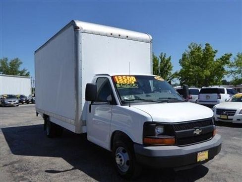 Used 2013 Chevrolet Express 3500 Extended RWD image 4
