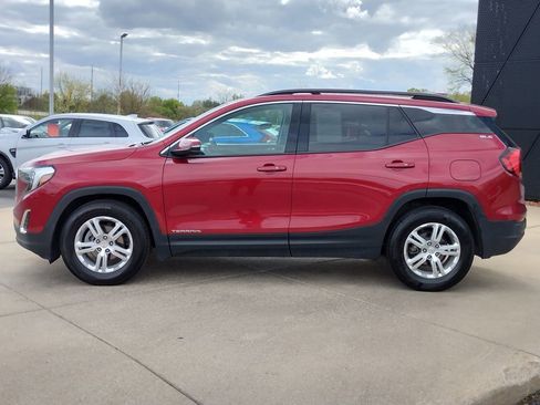 Used 2020 GMC Terrain SLE w/ Driver Convenience Package FWD image 8