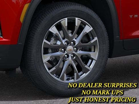 New 2026 Chevrolet Traverse LT w/ Sun and Wheel Package FWD image 9