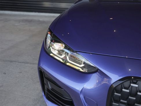 Used 2022 BMW 440i xDrive Convertible w/ Premium Package image 11