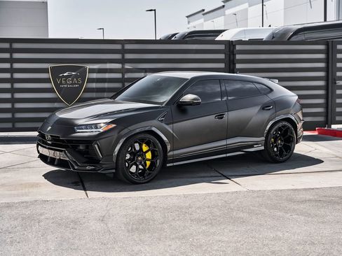 Used 2024 Lamborghini Urus Performante AWD/4WD image 5