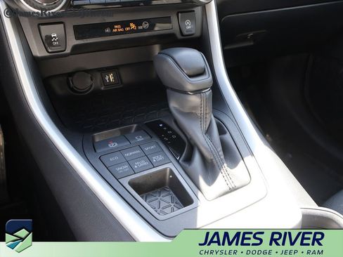 Used 2025 Toyota RAV4 XLE image 36