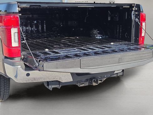 Used 2021 Ford F250 Lariat w/ Lariat Ultimate Package AWD/4WD image 9