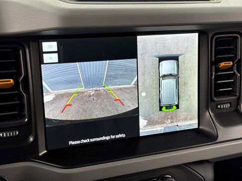 Used 2022 Ford Bronco Badlands image 30