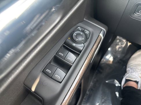 Used 2022 Chevrolet Silverado 1500 RST image 17