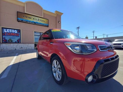Used 2016 Kia Soul + FWD image 2