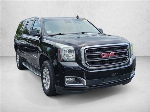 Used 2020 GMC Yukon XL SLT w/ Open Road Package RWD image 3