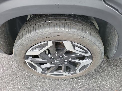 Used 2024 Kia Seltos SX w/ SX Sunroof Package image 9
