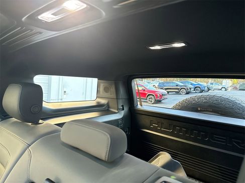 Used 2025 GMC Hummer EV 3X w/ LPO, Sport Package image 30