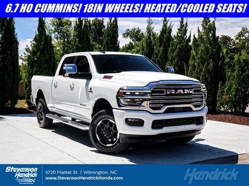 Used 2025 RAM 2500 Laramie AWD/4WD image 1