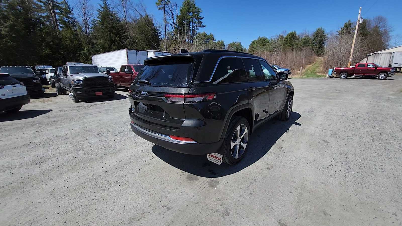 New 2024 Jeep Grand Cherokee Limited 4xe w/ Luxury Tech Group II AWD/4WD image 8