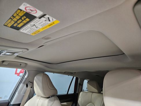 Used 2020 Toyota Highlander Limited image 25