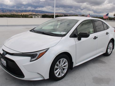 Certified 2024 Toyota Corolla LE w/ LE Convenience Package FWD image 6