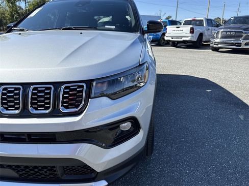 New 2026 Jeep Compass Limited w/ Sun, Sound & Navigation Group image 9