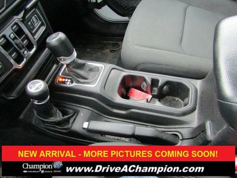 Used 2022 Jeep Gladiator Sport image 17