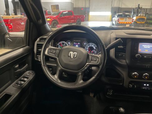 Used 2024 RAM 2500 Tradesman w/ Chrome Appearance Group AWD/4WD image 16
