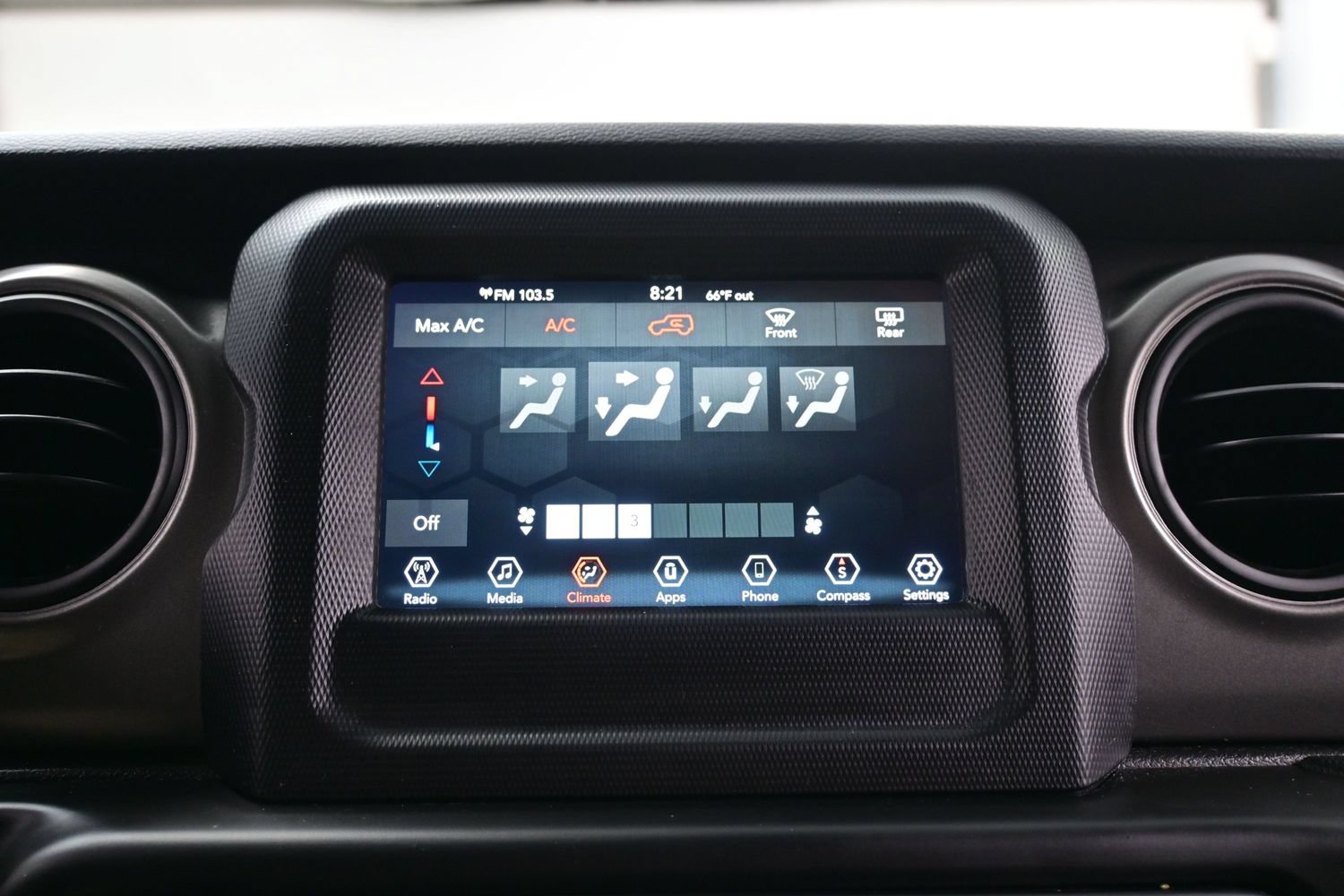 Used 2023 Jeep Wrangler Unlimited Sport AWD/4WD image 19