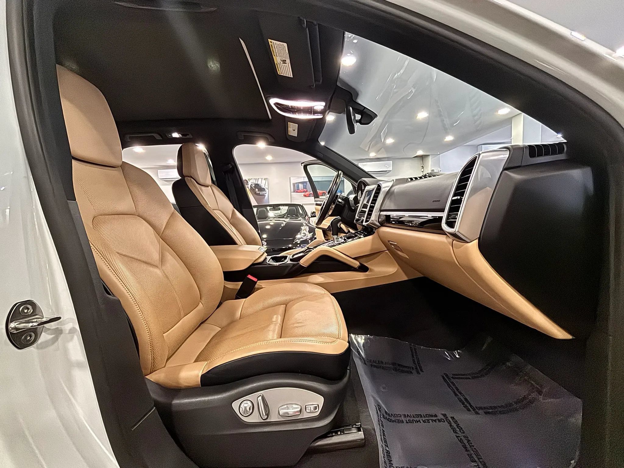 Used 2017 Porsche Cayenne S w/ Premium Package AWD/4WD image 21