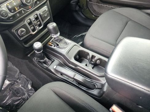 Used 2023 Jeep Gladiator Sport AWD/4WD image 32