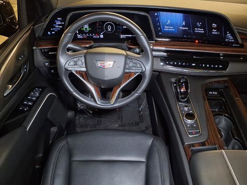Certified 2023 Cadillac Escalade ESV Luxury image 18