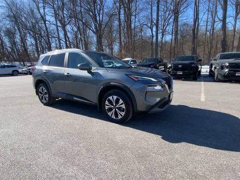 Used 2023 Nissan Rogue SV w/ SV Premium B Package image 10