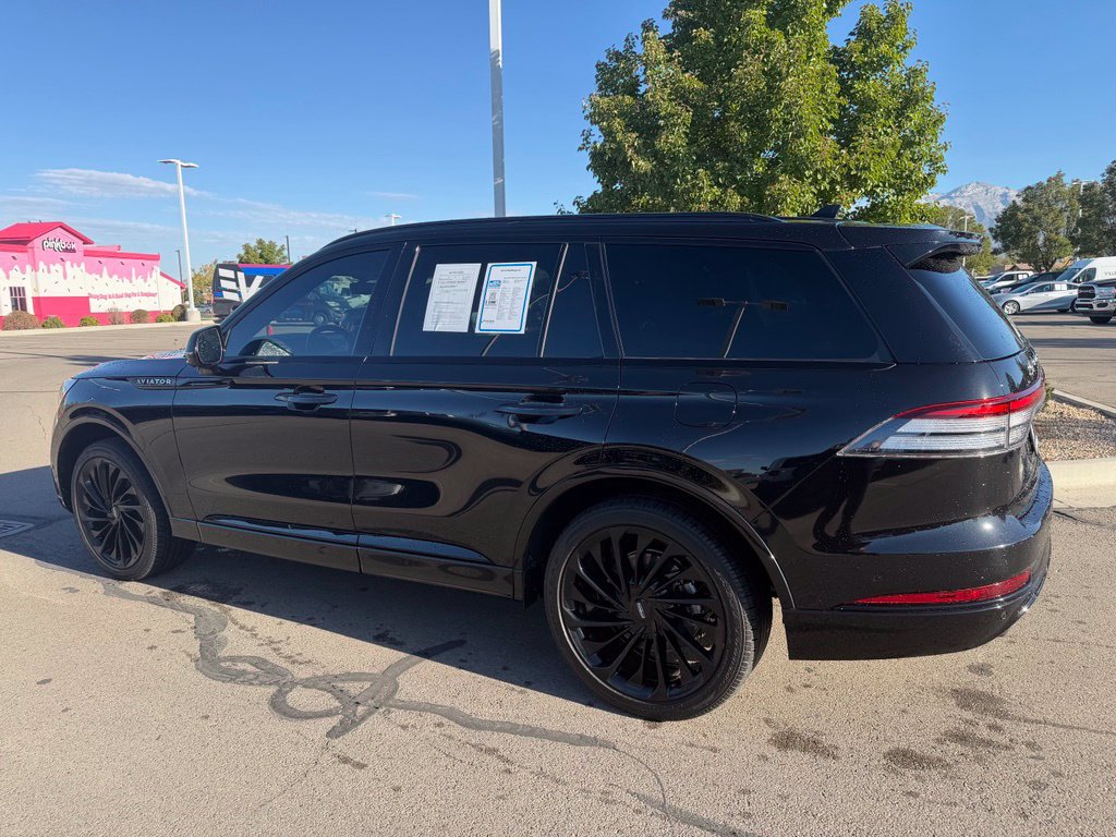 Used 2023 Lincoln Aviator Reserve w/ Equipment Group 201A AWD/4WD image 3
