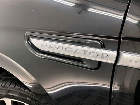 Used 2021 Lincoln Navigator L Reserve image 7