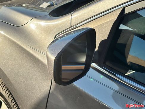 Used 2015 Nissan Sentra SV FWD image 9