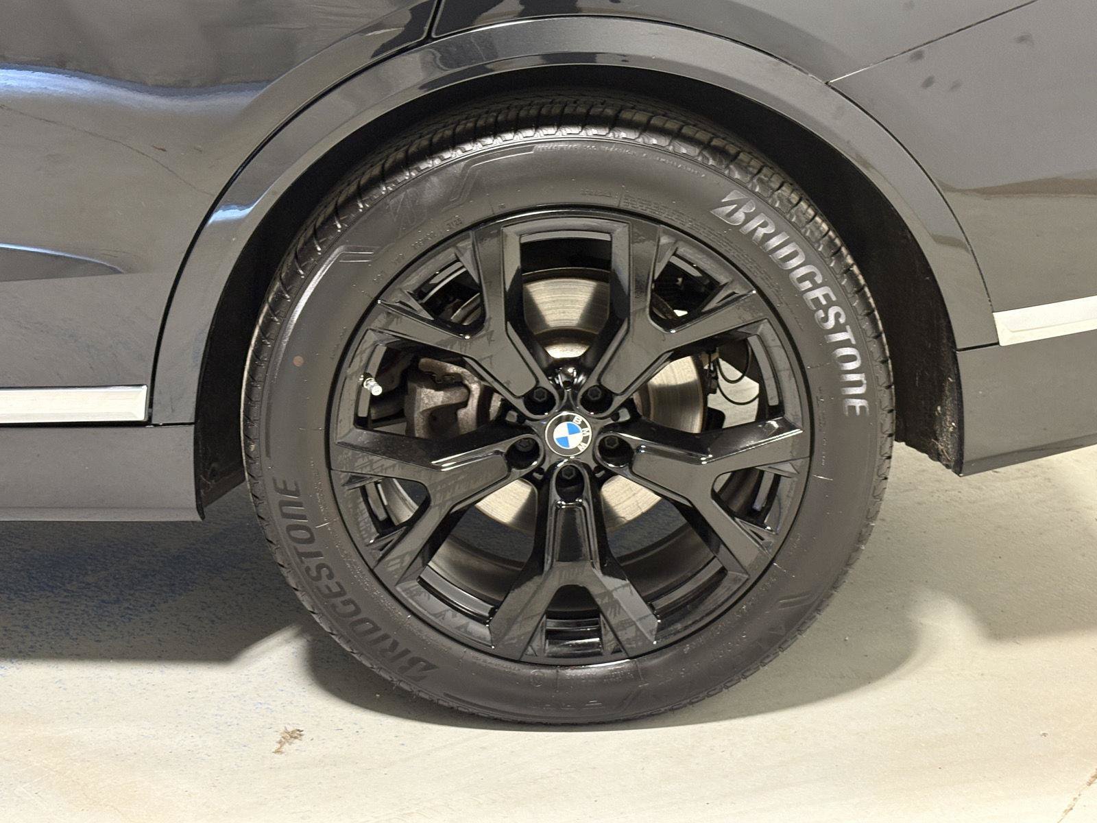 Used 2024 BMW X7 xDrive40i w/ Premium Package AWD/4WD image 40