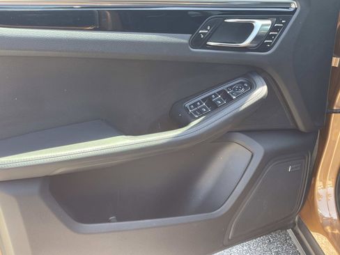 Used 2015 Porsche Macan S AWD/4WD image 12
