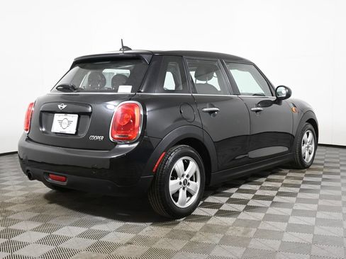 Used 2016 MINI Cooper 4-Door Hardtop image 7