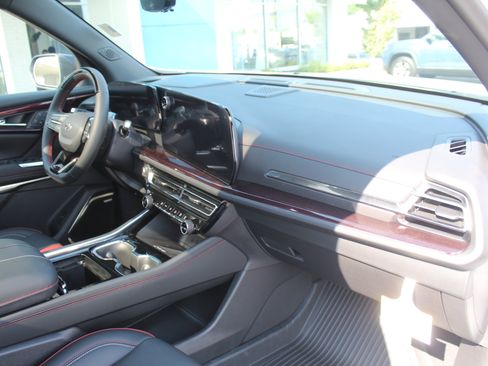 New 2027 Chevrolet Traverse RS w/ LPO, Floor Liner Package AWD/4WD image 26