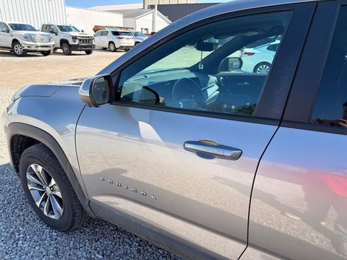 Used 2025 Chevrolet Equinox LT w/ Safety and Technology Package image 7