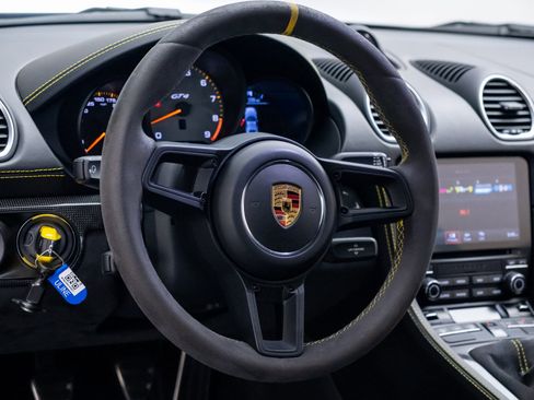 Used 2020 Porsche 718 Cayman GT4 image 12