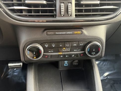 Used 2023 Ford Escape ST-Line Select image 28