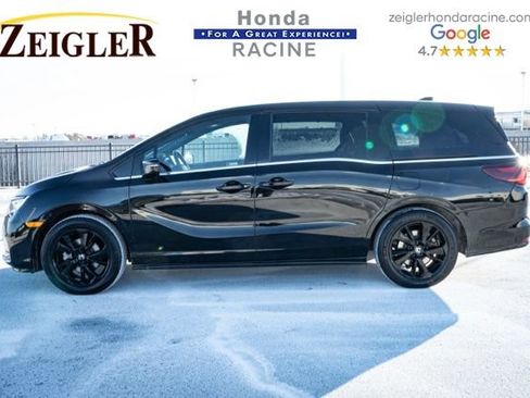 Used 2023 Honda Odyssey Sport image 3