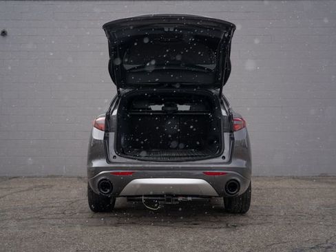 Used 2023 Alfa Romeo Stelvio Ti AWD/4WD image 14