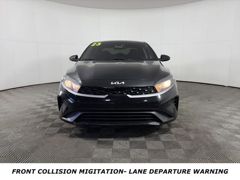 Used 2023 Kia Forte LX image 2
