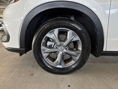 Certified 2026 Honda HR-V LX image 10