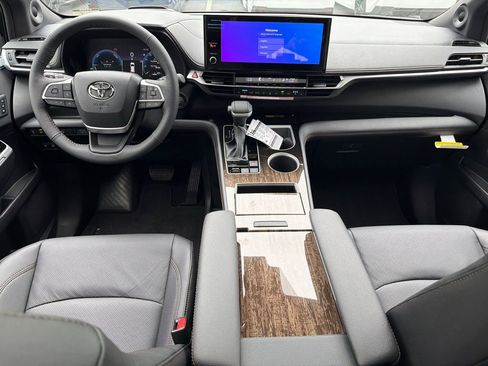 New 2026 Toyota Sienna Platinum AWD/4WD image 21