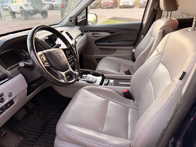 Used 2019 Honda Pilot Elite image 3