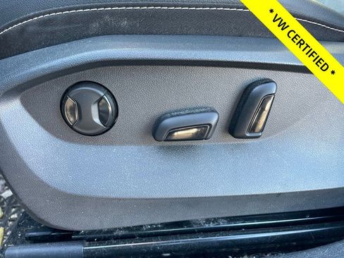 Certified 2022 Volkswagen Taos SE w/ Panoramic Sunroof Package image 20